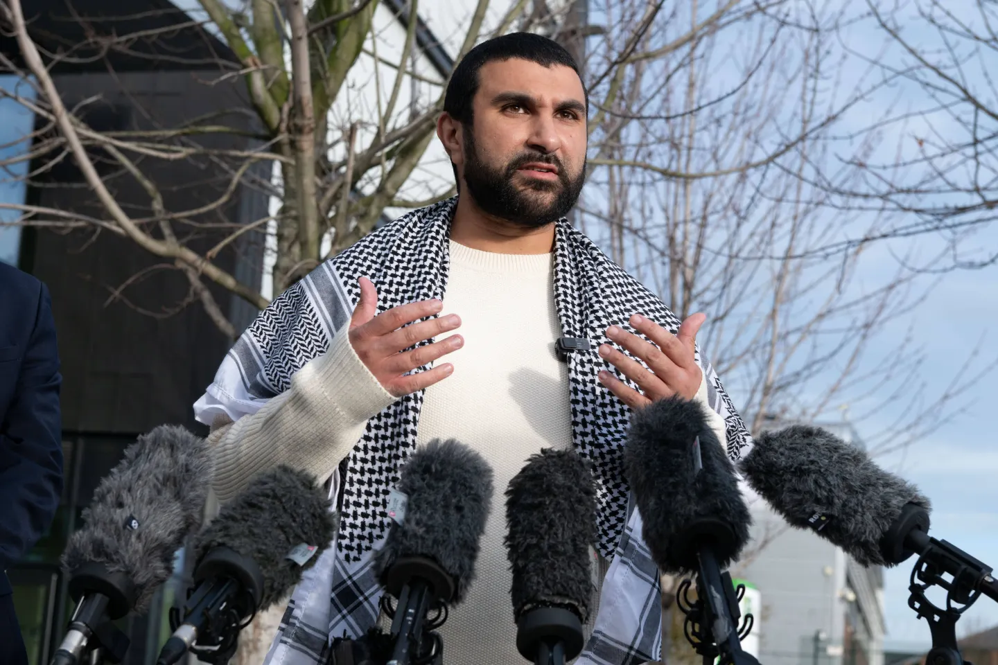 British Commentator Sami Hamdi Considers Legal Action Following Controversial US Detention