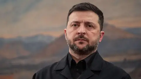 Trump and Zelensky Set to Discuss US Draft Peace Plan Amid Ongoing Ukraine Conflict