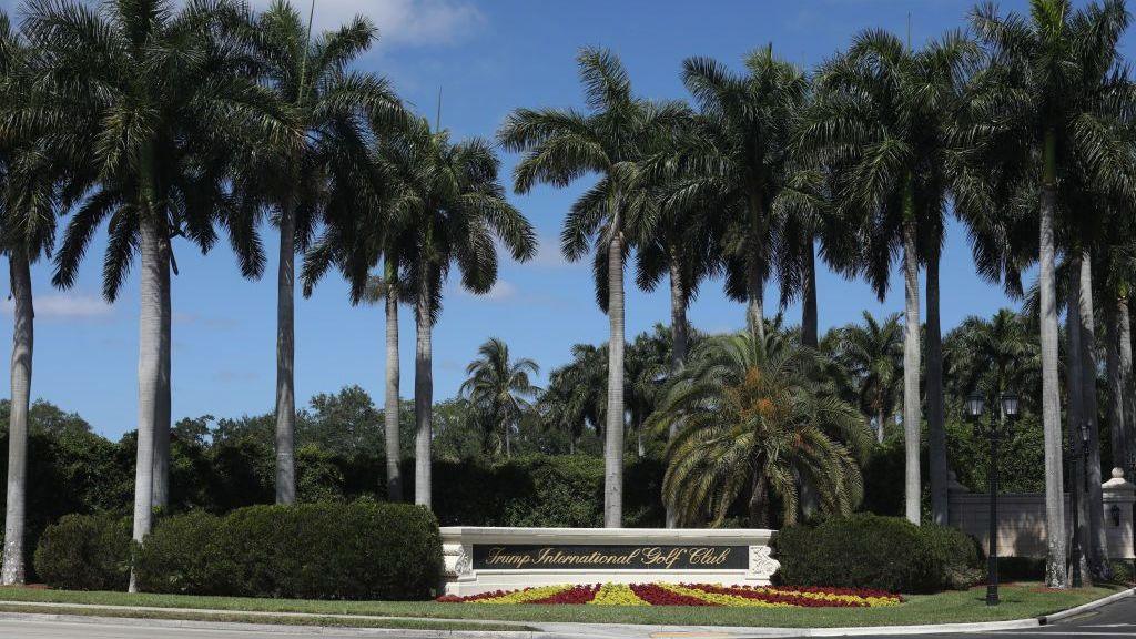Trump Proposes Camp David‑Style Retreat at His Florida Golf Club