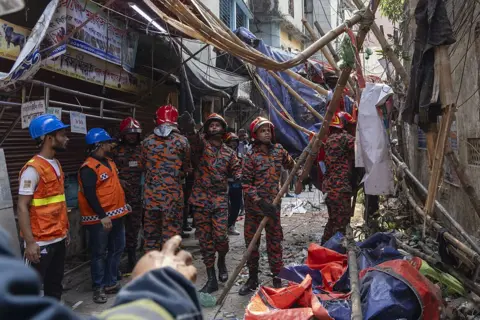 Tragic Bangladesh Earthquake Claims Five Lives, Injures Hundreds