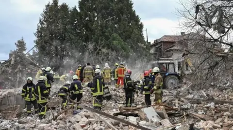 Escalation in Ukraine: Large-Scale Russian Strike Claims Five Lives