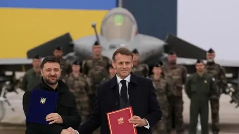 Ukraine Secures Up to 100 Rafale Fighter Jets from France