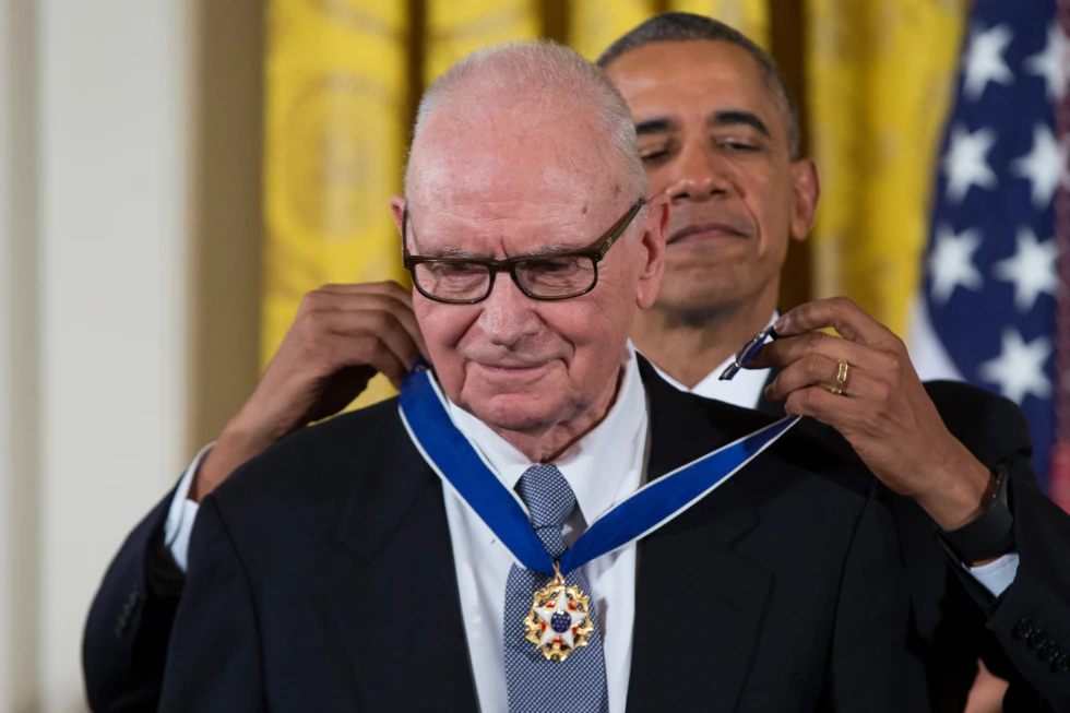 Former Congressman Lee Hamilton, a Beacon of Bipartisanship, Dies at 94