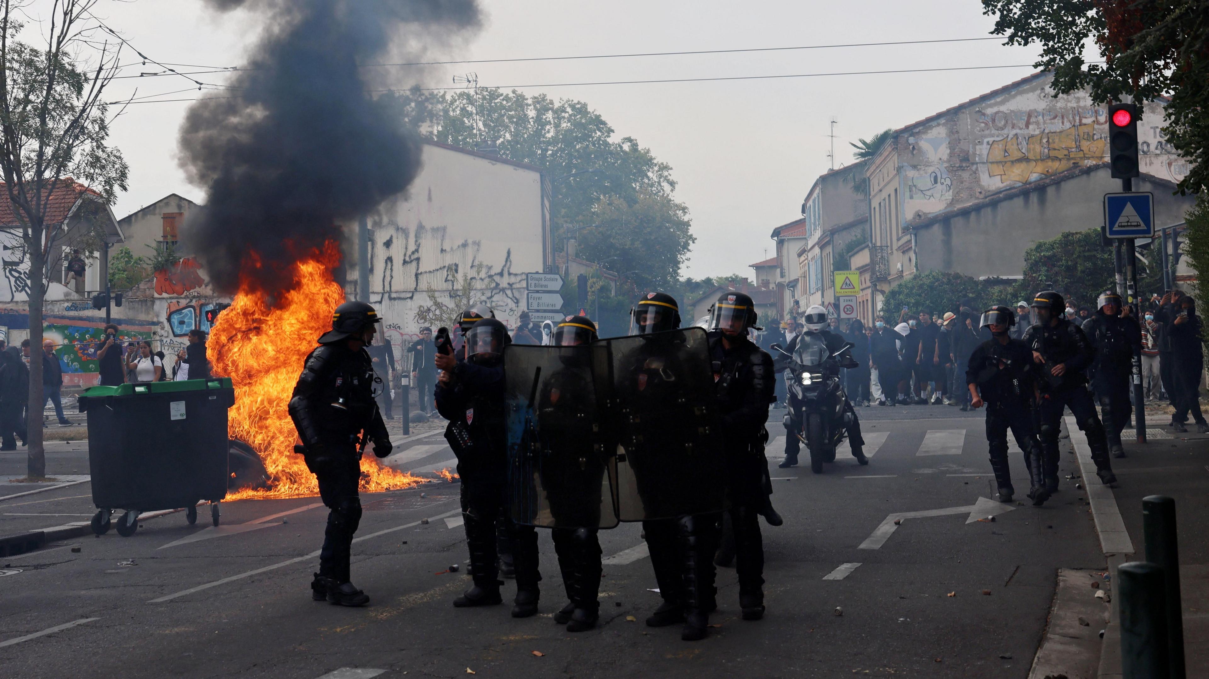 French Schools Shut as Protests Escalate, 500 Institutions Affected