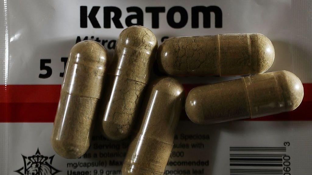 Kratom Under Scrutiny: From Herbal Remedy to ‘Gas‑Station Heroin’