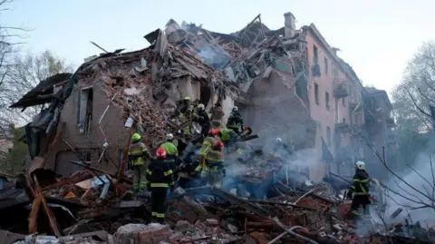 Escalating Violence: Seven Lives Lost in Major Russian Strikes on Ukraine