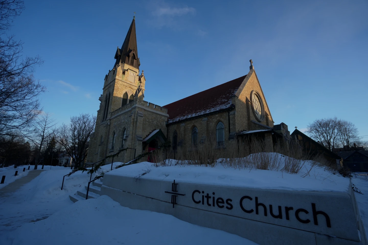 Arrest Made After Disruption of Minnesota Church Service by Immigration Protesters