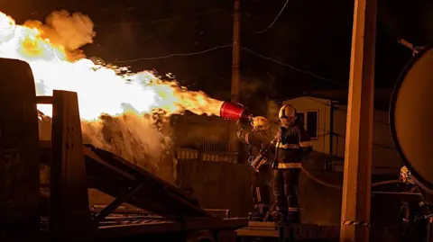 Russia's Drone Strikes Target Ukraine Amid Ongoing Peace Talks