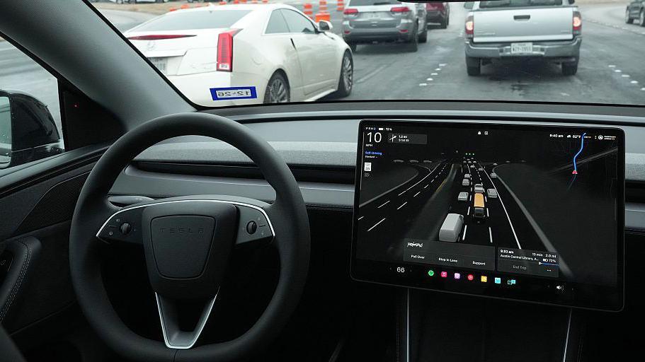 Tesla Crash into Texas Home Under Federal Investigation: Key Findings and Stakeholder Perspectives