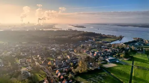 Moerdijk: A Dutch Village Faces Potential Demolition for Renewable Energy