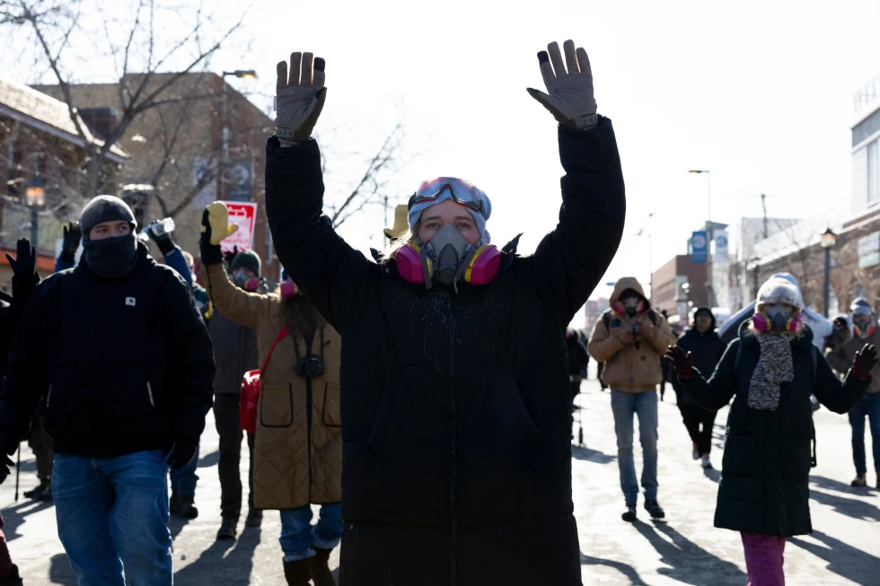 Protests Erupt in Minneapolis After Fatal Shooting by Federal Agents