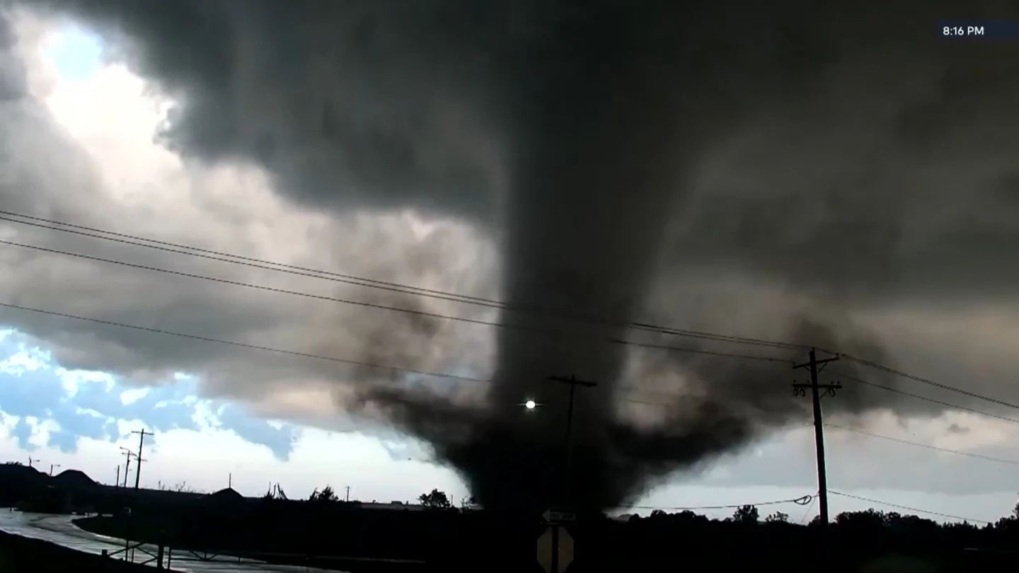 Oklahoma Tornado Causes Significant Damage in Enid, Residents Displaced