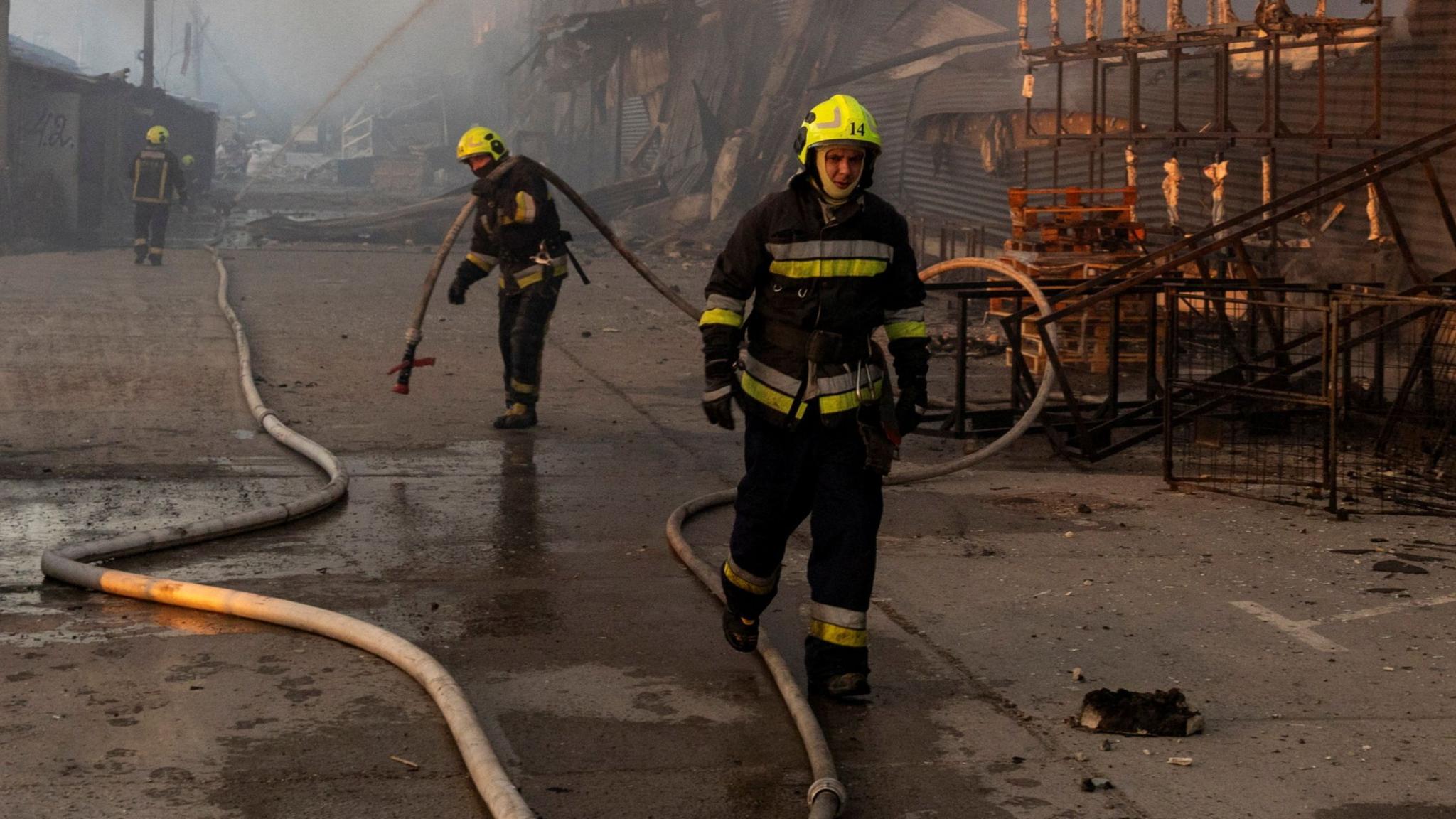 Ukraine’s President Denounces ‘Vile’ Missile Attacks That Killed 15, Urges International Air‑Defence Aid