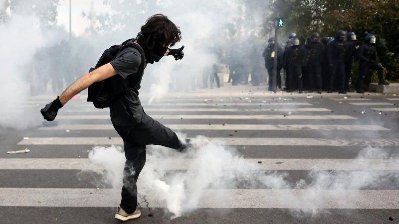 Tear gas used in Paris and Marseille as students rally across France