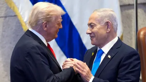 Trump Calls for Pardon of Netanyahu Amid Ongoing Corruption Trial