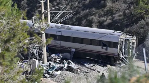Spanish Train Drivers Launch Strike Amid Safety Concerns Following Fatal Crashes