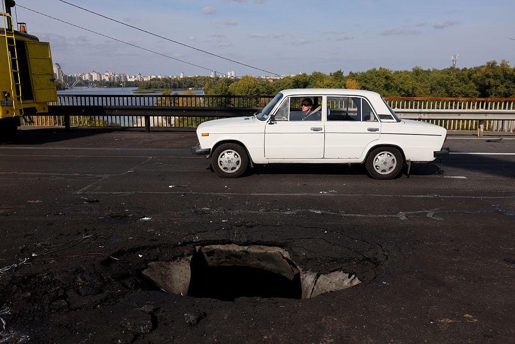 Russian Drone Strike Hits Kyiv Bridge While German Chancellor Visits